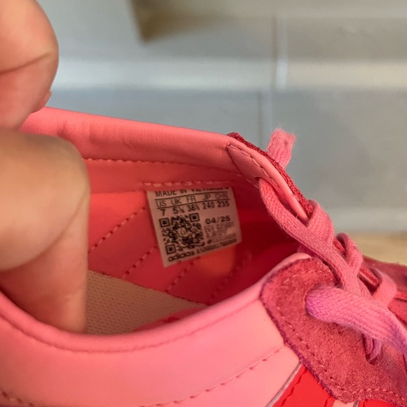 Adidas Barrera Suede top pink and beige sneakers street wear retro style - Picture 6 of 6